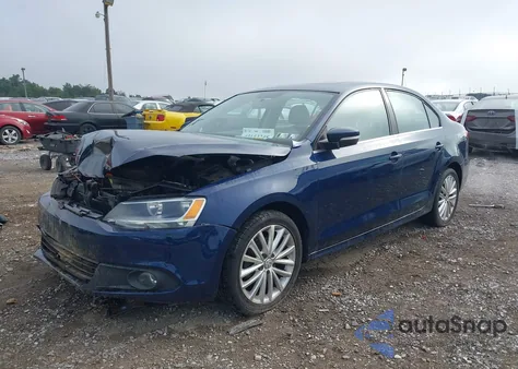 2011 Volkswagen Jetta 2.5L Sel z USA, uszkodzony, nr VIN 3VWLZ7AJ5BM345041
